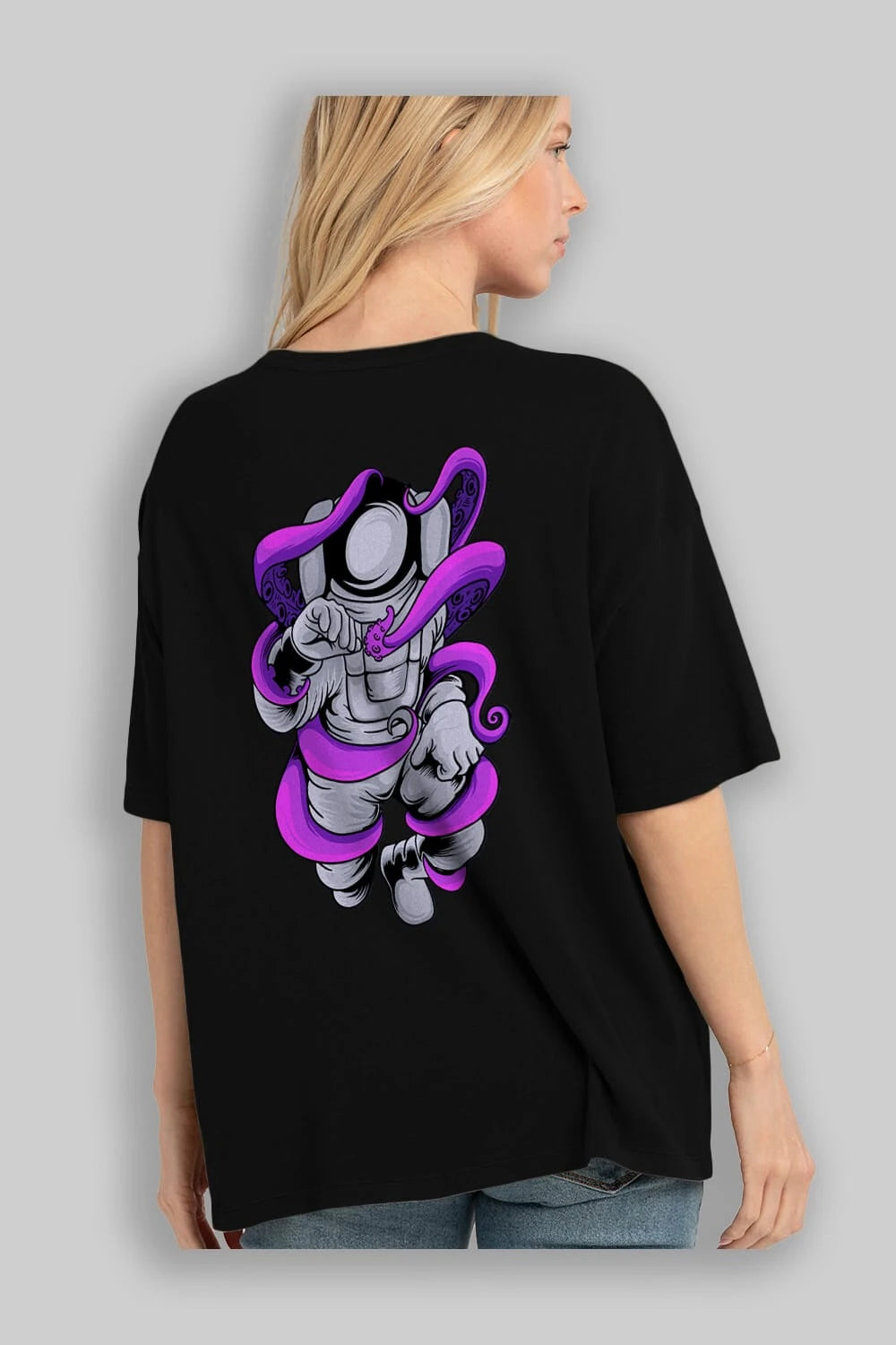 Astronaut fighting octopus Arka Baskılı Oversize t-shirt Erkek Kadın Unisex