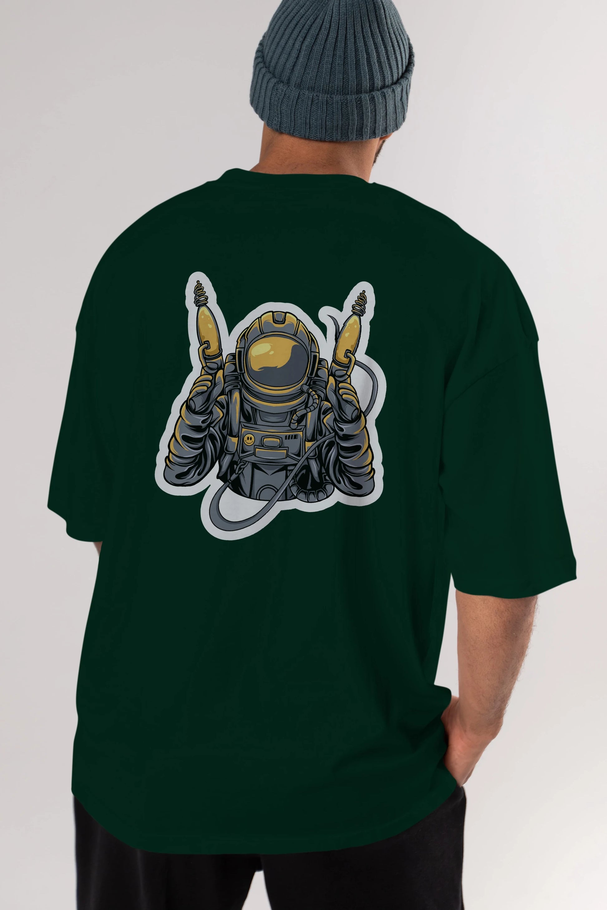 Alien Hunter Sticker Arka Baskılı Oversize t-shirt Erkek Kadın Unisex