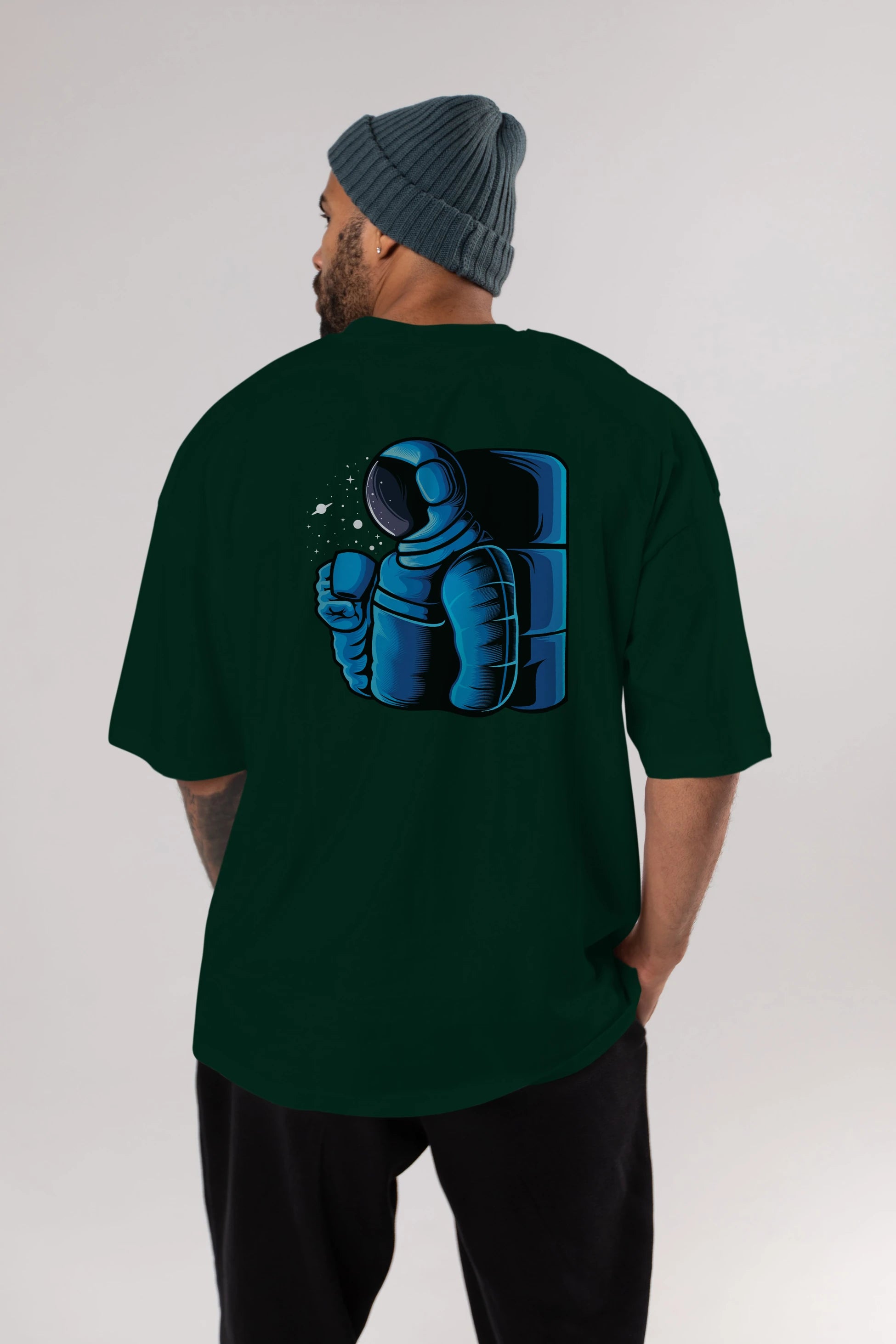 Drinking coffee in space Arka Baskılı Oversize t-shirt Erkek Kadın Unisex