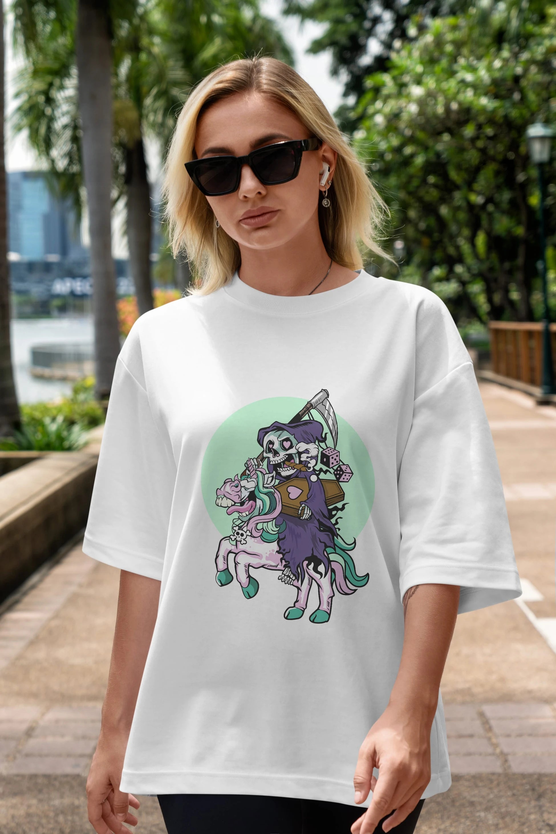 Grim Reaper Riding Unicorn Ön Baskılı Oversize t-shirt Erkek Kadın Unisex %100 Pamuk tişort