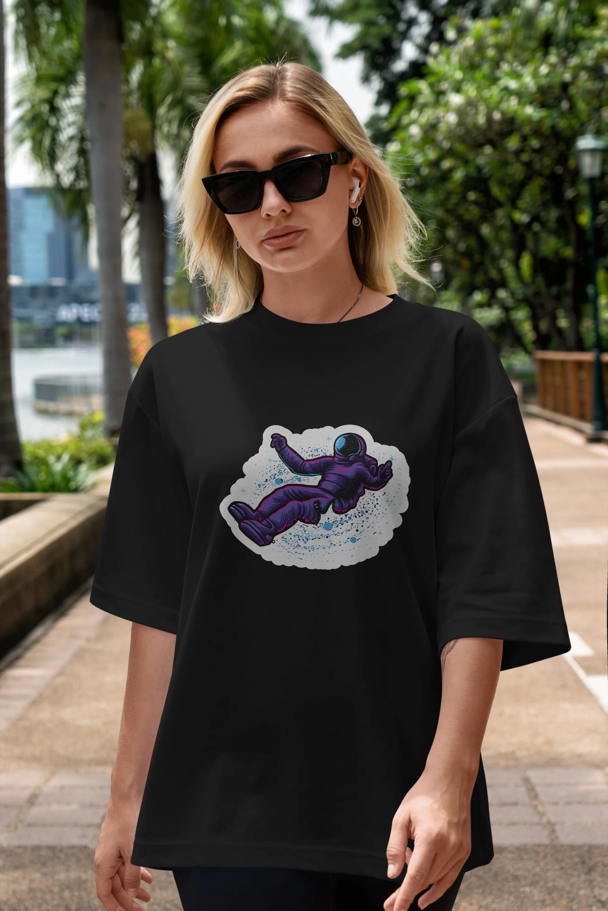 Having fun in outer space sticker Ön Baskılı Oversize t-shirt Erkek Kadın Unisex