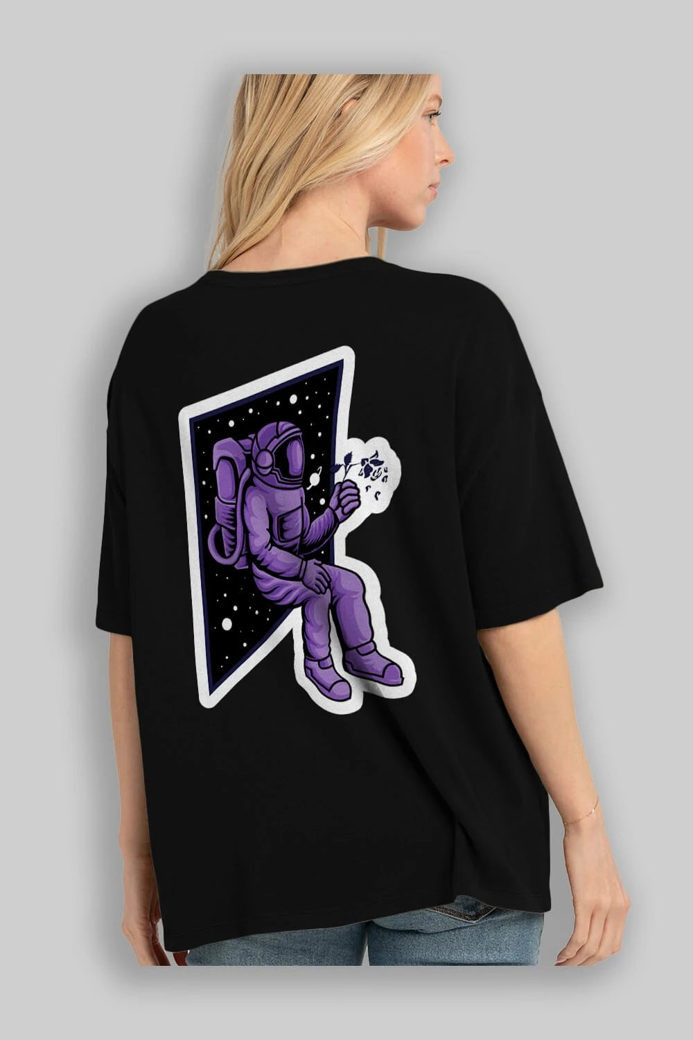 Astronaut holding black rose sticker Arka Baskılı Oversize t-shirt Erkek Kadın Unisex