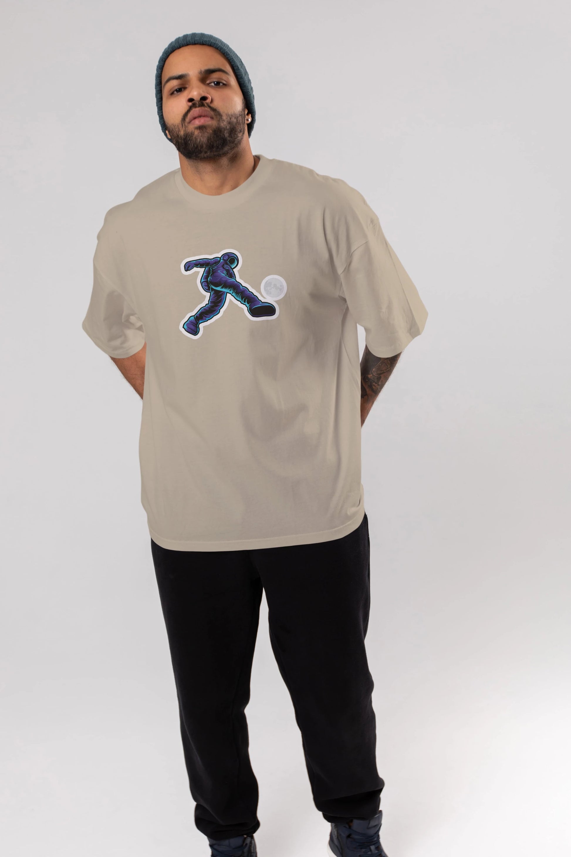 Astroball in Space Sticker Ön Baskılı Oversize t-shirt Erkek Kadın Unisex
